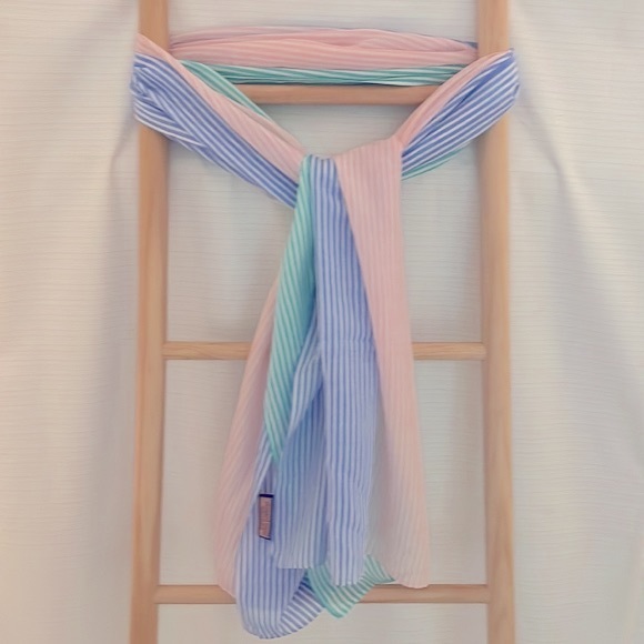 Vineyard Vines Women’s Kentucky Derby Striped Scarf/Wrap: Blue/Pink - Picture 4 of 5
